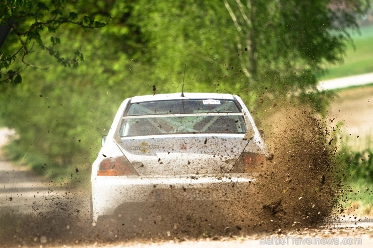 Talsu rallijā «putekļi pa gaisu», uzvarētājus šķir tikai 0,74 sekundes |
Foto autors: Gatis Smudzis 197972