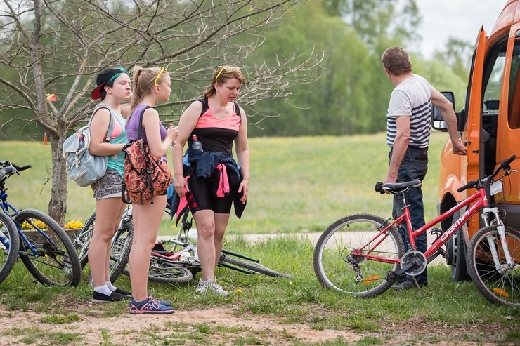 Ar velobraucienu «Ieriteņo vasarā» Smiltenes novadā atklāta aktīvā tūrisma sezona 198081