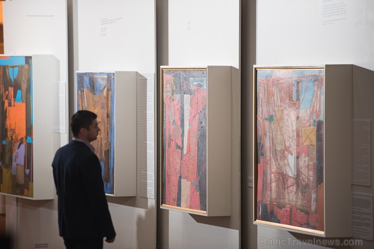 Liepājas koncertzālē «Lielais dzintars» atklāta latviešu gleznotājas Džemmas Skulmes personālizstāde «Krāsas garša» Liepājas koncertzālē «Lielais dzintars» atklāta latviešu gleznotājas Džemmas Skulmes personālizstāde «Krāsas garša» 198612