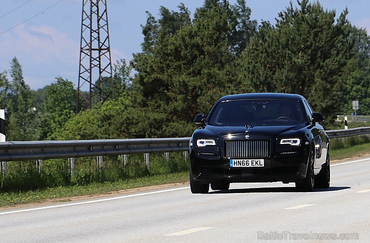 Travelnews.lv redakcija apceļo Vidzemi ar jauno «Rolls-Royce Ghost Black Badge» 200008