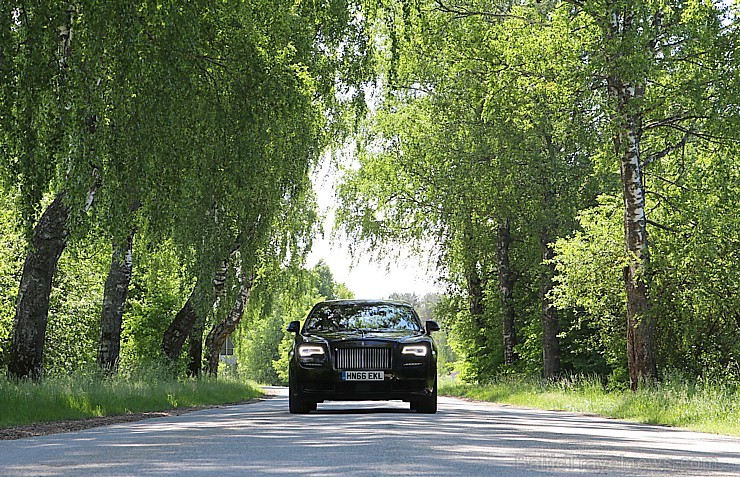 Travelnews.lv redakcija apceļo Vidzemi ar jauno «Rolls-Royce Ghost Black Badge» 200009