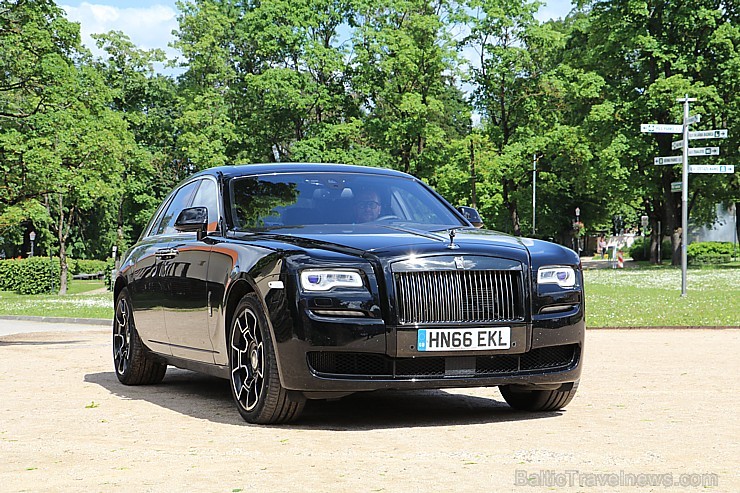 Travelnews.lv redakcija apceļo Vidzemi ar jauno «Rolls-Royce Ghost Black Badge» 200014
