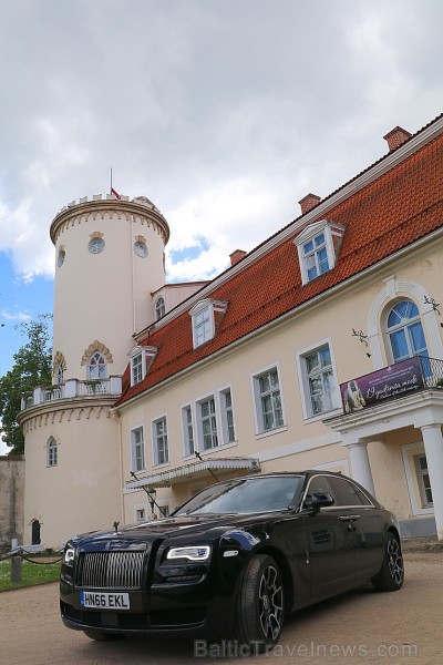 Travelnews.lv redakcija apceļo Vidzemi ar jauno «Rolls-Royce Ghost Black Badge» 200015