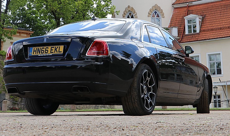 Travelnews.lv redakcija apceļo Vidzemi ar jauno «Rolls-Royce Ghost Black Badge» 200016