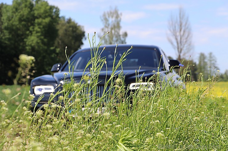 Travelnews.lv redakcija apceļo Vidzemi ar jauno «Rolls-Royce Ghost Black Badge» 200021