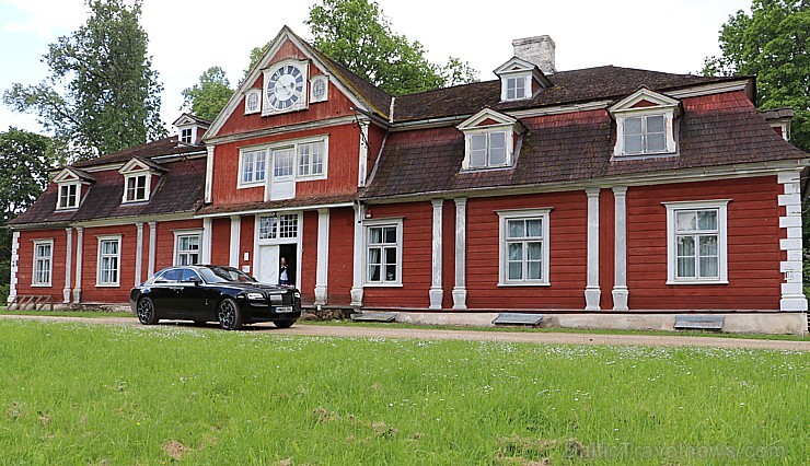 Travelnews.lv redakcija apceļo Vidzemi ar jauno «Rolls-Royce Ghost Black Badge» 200024