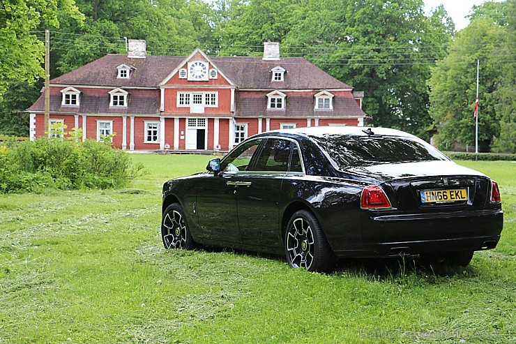 Travelnews.lv redakcija apceļo Vidzemi ar jauno «Rolls-Royce Ghost Black Badge» 200026