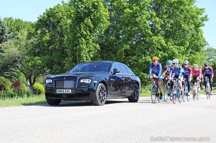 Travelnews.lv redakcija apceļo Vidzemi ar jauno «Rolls-Royce Ghost Black Badge» 200037