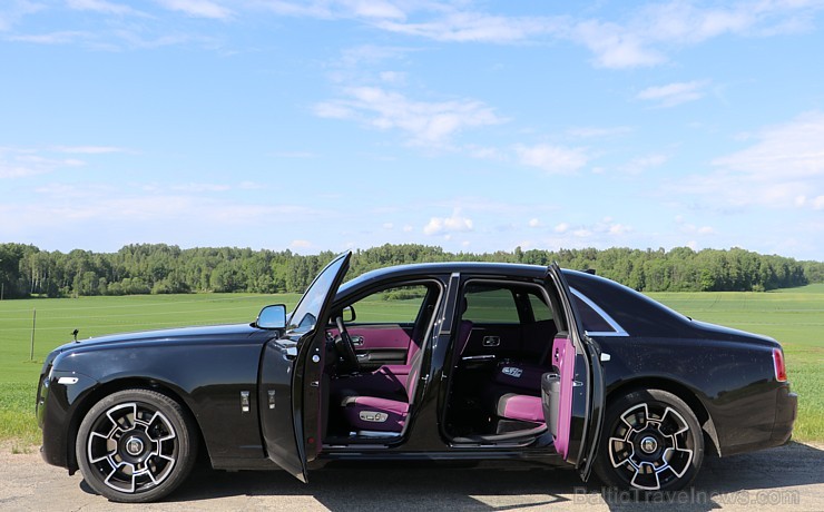 Travelnews.lv redakcija apceļo Vidzemi ar jauno «Rolls-Royce Ghost Black Badge» 200038