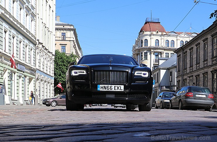 Travelnews.lv redakcija apceļo Vidzemi ar jauno «Rolls-Royce Ghost Black Badge» 200052