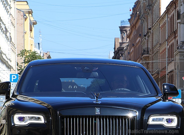 Travelnews.lv redakcija apceļo Vidzemi ar jauno «Rolls-Royce Ghost Black Badge» 200055