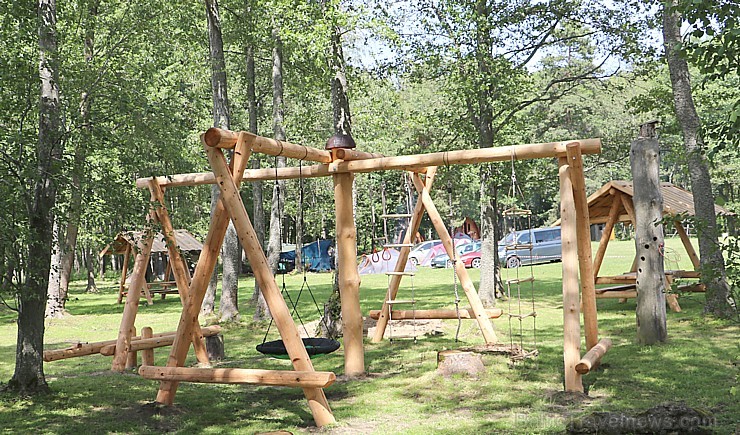 Pie Sivera ezera Latgalē latgalieši svin Jāņus un Līgas ar alu un sieru 200752