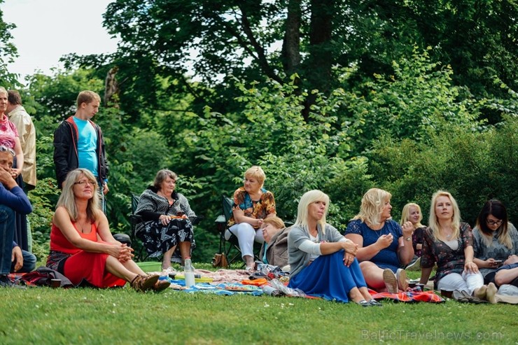 Siguldā ģimeniski aizvadītas Muzikālās brokastis kopā ar «Rihards Lībietis Orchestra» 201954