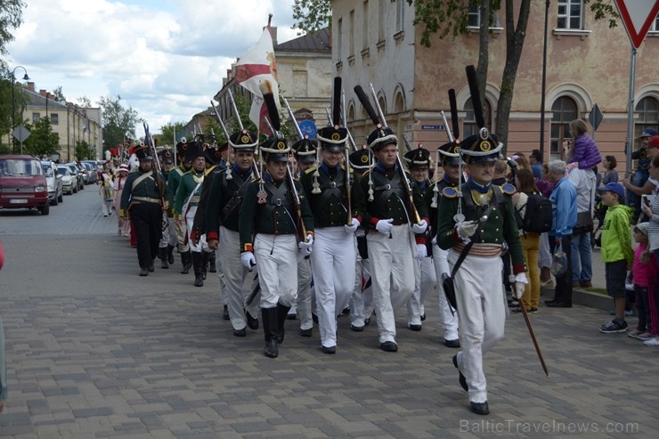 Daugavpils cietoksnī norisinājies 3. Starptautiskais vēstures rekonstrukcijas klubu festivāls «Dinaburg 1812» Daugavpils cietoksnī norisinājies 3. Starptautiskais vēstures rekonstrukcijas klubu festivāls «Dinaburg 1812» 202580