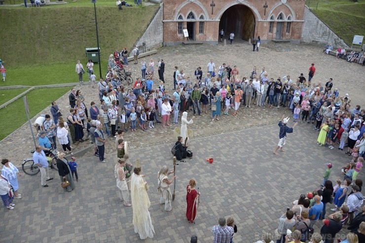 Daugavpils cietoksnī norisinājies 3. Starptautiskais vēstures rekonstrukcijas klubu festivāls «Dinaburg 1812» Daugavpils cietoksnī norisinājies 3. Starptautiskais vēstures rekonstrukcijas klubu festivāls «Dinaburg 1812» 202586