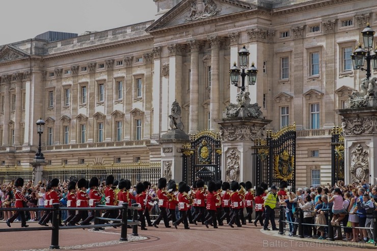 Latviešu tūristi viesojas vasarīgajā Londonā 202765