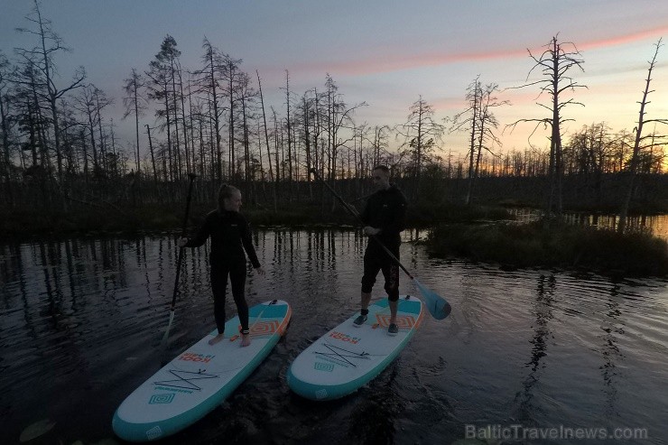 Travelnews.lv izbauda SUP saulrieta piedzīvojumu Cenas tīrelī 205855