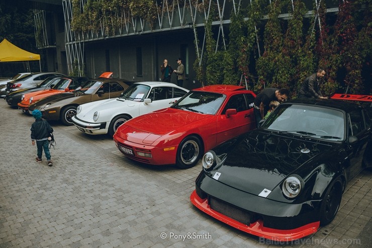 Pie Rīgas Motormuzeja aizvadīts gada pēdējais klasisko transportlīdzekļu pasākums «Youngtimer Cars&Coffee» Pie Rīgas Motormuzeja aizvadīts gada pēdējais klasisko transportlīdzekļu pasākums «Youngtimer Cars&Coffee» 206536