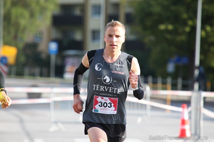 Brīvdienās aizvadīts 11. Valmieras maratons 207088