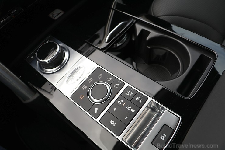 Travelnews.lv ar jauno Land Rover Discovery dodas pusdienot uz Rūmenes kafejnīcu 207160