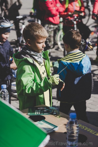 Vairāk nekā 100 riteņbraucēji piedalās dabai draudzīgajā Grobiņas #Velo#Šķiro#Ripo braucienā 207255