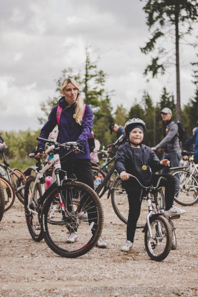 Vairāk nekā 100 riteņbraucēji piedalās dabai draudzīgajā Grobiņas #Velo#Šķiro#Ripo braucienā 207267