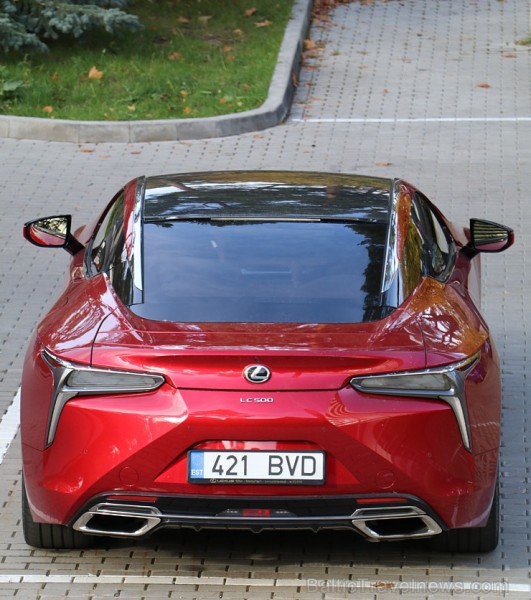 Travelnews.lv apceļo Latvijas zelta rudeni ar sportisko un futūristisko vāģi «Lexus LC 500» 209432