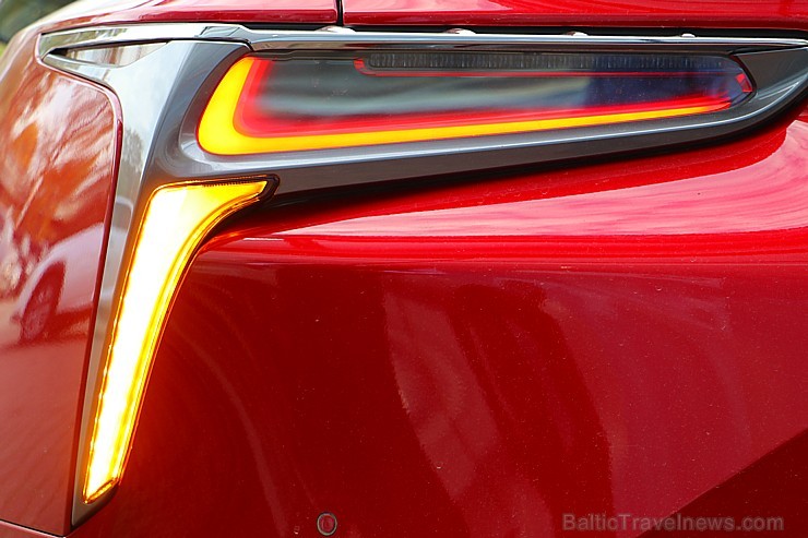 Travelnews.lv apceļo Latvijas zelta rudeni ar sportisko un futūristisko vāģi «Lexus LC 500» 209439