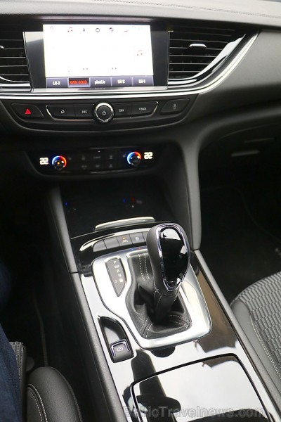 Travelnews.lv apceļo rudenīgo Latviju ar jauno, ekonomisko un ietilpīgo Opel Insignia Sport Tourer 210003
