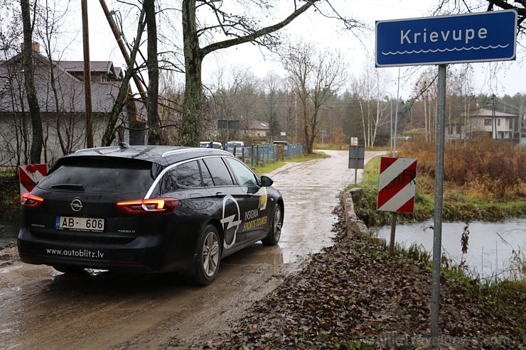 Travelnews.lv apceļo rudenīgo Latviju ar jauno, ekonomisko un ietilpīgo Opel Insignia Sport Tourer 210049