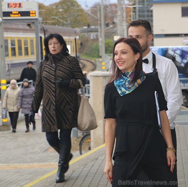 «Restaurant Service» (restorāni - «Bibliotēka Nr.1» un «Kolonāde. Mūsu stāsti») apliecina viesiem pilna servisa banketu rīkošanas mākslu visaugstākajā «Restaurant Service» (restorāni - «Bibliotēka Nr.1» un «Kolonāde. Mūsu stāsti») apliecina viesiem pilna servisa banketu rīkošanas mākslu visaugstākajā 210053