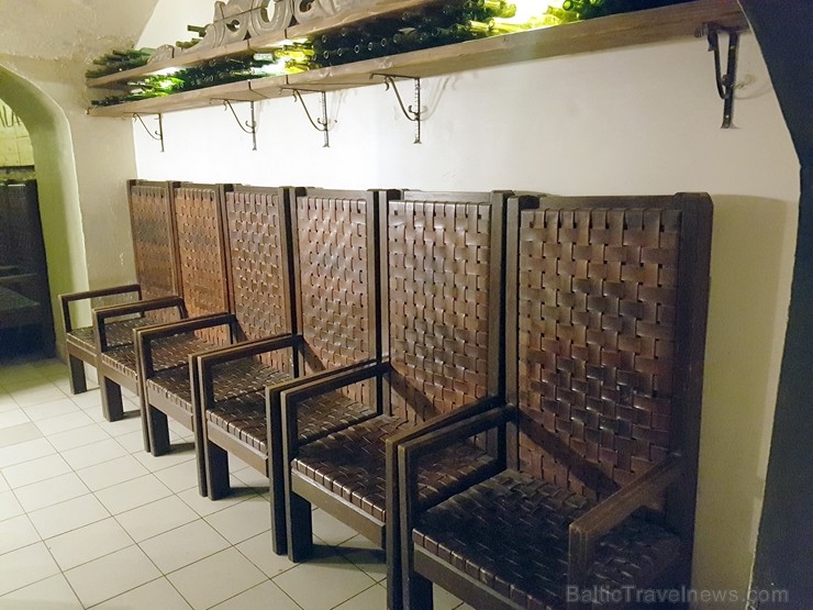 Travelnews brīvdienās apmeklē Vecrīgas latviskāko pagrabu -«Folkklubu Ala» un pieveic «Brīvdienu divsprīžu karbonādi» Travelnews brīvdienās apmeklē Vecrīgas latviskāko pagrabu -«Folkklubu Ala» un pieveic «Brīvdienu divsprīžu karbonādi» 211226