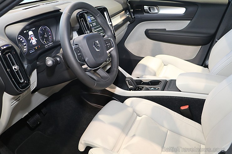 Latvijā pirmo reizi tiek prezentēts pilsētas apvidus automobilis «Volvo XC40» 212275