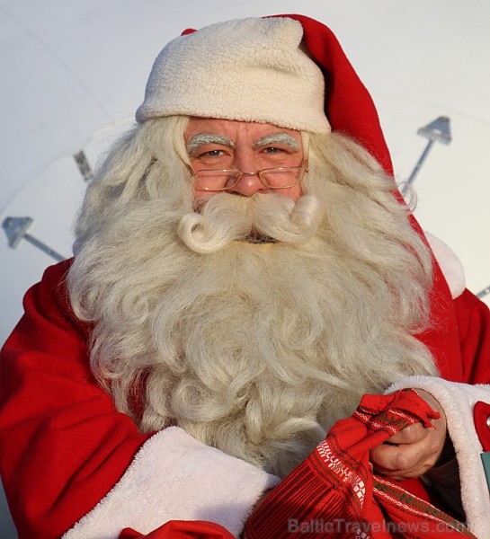 Ar somu lidsabiedsabiedrības «Finnair» lidmašīnu 5.12.2017 Rīgā ielido Ziemassvētku vecītis no Lapzemes Ar somu lidsabiedsabiedrības «Finnair» lidmašīnu 5.12.2017 Rīgā ielido Ziemassvētku vecītis no Lapzemes 212299