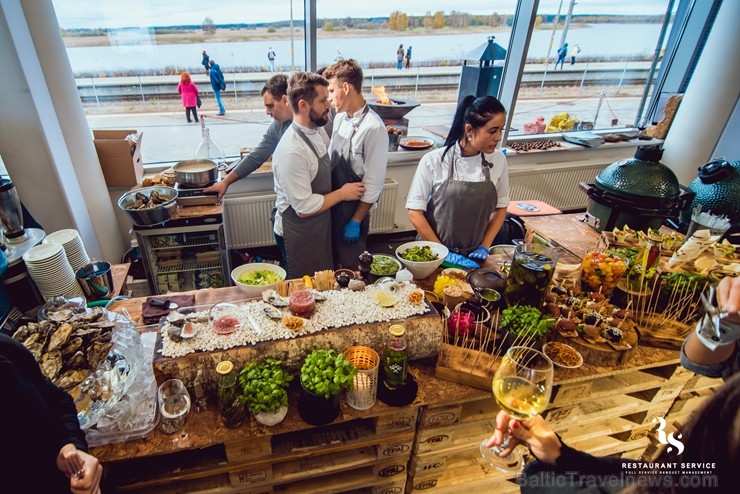 «Restaurant Service» (restorāni - «Bibliotēka Nr.1» un «Kolonāde. Mūsu stāsti») pārvērš Dubultu dzelzceļa staciju par gardēžu paradīzi 212343