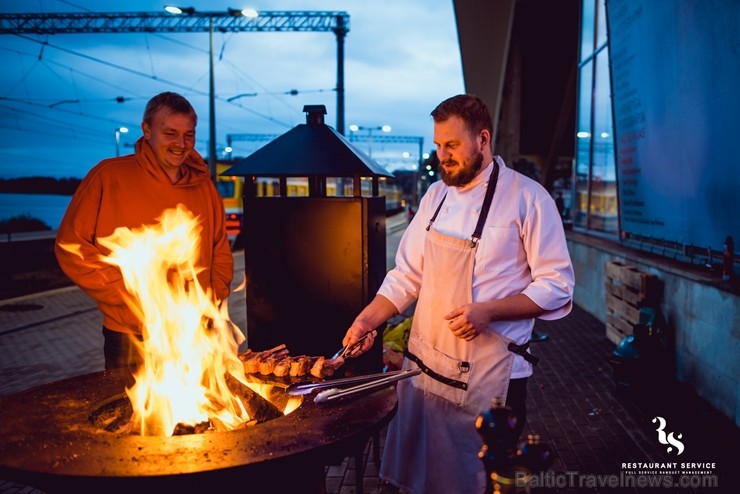«Restaurant Service» (restorāni - «Bibliotēka Nr.1» un «Kolonāde. Mūsu stāsti») pārvērš Dubultu dzelzceļa staciju par gardēžu paradīzi «Restaurant Service» (restorāni - «Bibliotēka Nr.1» un «Kolonāde. Mūsu stāsti») pārvērš Dubultu dzelzceļa staciju par gardēžu paradīzi 212356