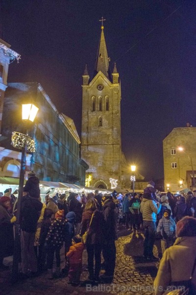 Cēsīs sācies Ziemassvētku brīnuma gaidīšanas laiks 212375