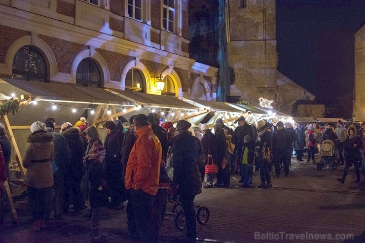 Cēsīs sācies Ziemassvētku brīnuma gaidīšanas laiks 212378