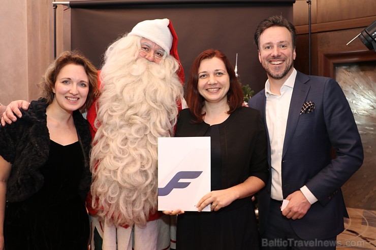 Somijas lidsabiedrības «Finnair» iepazīstina Latvijas tūrisma aģentus ar īstu Ziemassvētku vecīti Somijas lidsabiedrības «Finnair» iepazīstina Latvijas tūrisma aģentus ar īstu Ziemassvētku vecīti 212523