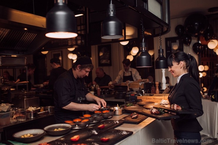 Gaumīgajā Rīgas «St Petrus Restaurant» tiek baudītas izsmalcinātas Johnnie Walker «Melnās vakariņas» 212617