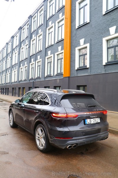 Travelnews.lv apceļo Pierīgu ar jauno un glauno apvidus vāģi Porsche Cayenne 214257