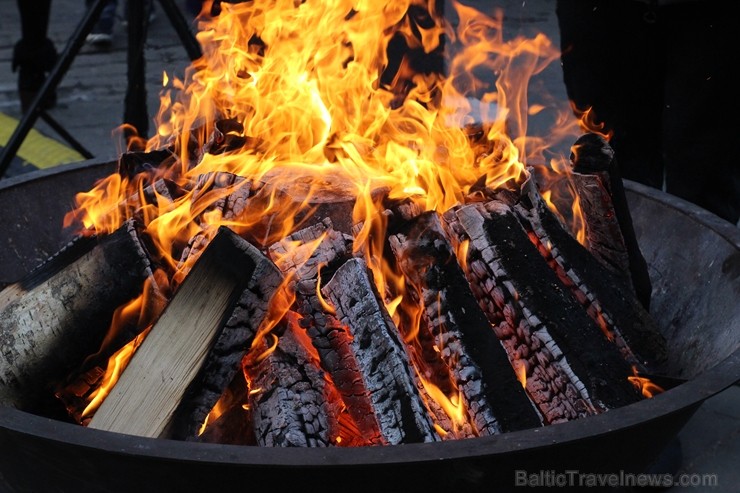 Rīgas «Street Food» festivāla laikā īpaši apmeklēta bija gardumu pilnā «Aqua Luna» telts 214845