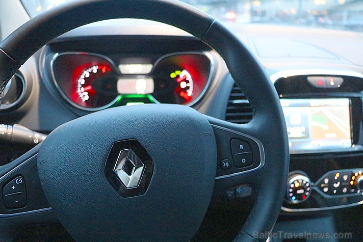 Travelnews.lv apceļo Latvijas galvaspilsētu ar Renault Captur 215234