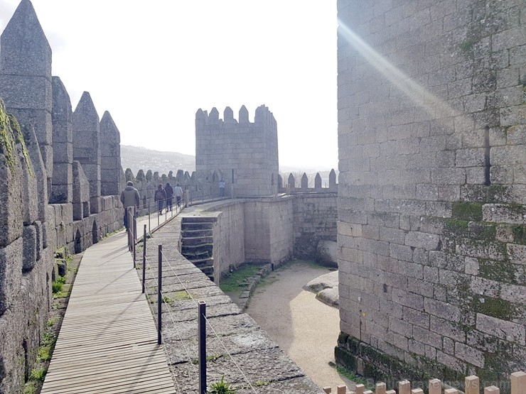 Travelnews.lv viesojas Portugāles pilsētas Gimaraešas pilsdrupās 216040