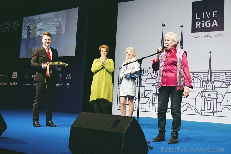 Tūrisma nozare 2.02.2018 apbalvo «GADA CILVĒKS TŪRISMĀ 2017» laureātus - balva «Par ievērojamu ieguldījumu tūrisma attīstībā» - Guna Puriņa Tūrisma nozare 2.02.2018 apbalvo «GADA CILVĒKS TŪRISMĀ 2017» laureātus - balva «Par ievērojamu ieguldījumu tūrisma attīstībā» - Guna Puriņa 216515