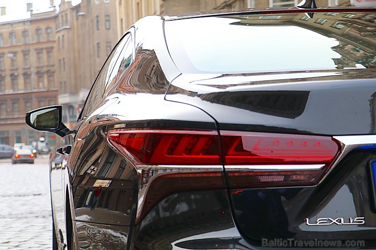 Travelnews.lv apceļo Latviju ar luksus klases vāģi «Lexus LS 500h» 217211