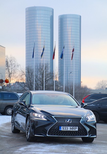 Travelnews.lv apceļo Latviju ar luksus klases vāģi «Lexus LS 500h» 217217
