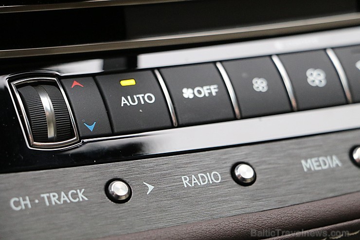 Travelnews.lv apceļo Latviju ar luksus klases vāģi «Lexus LS 500h» 217236