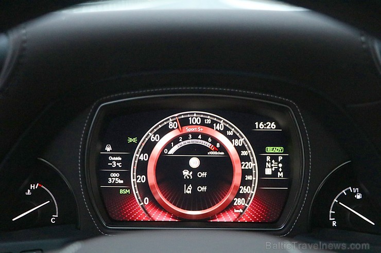 Travelnews.lv apceļo Latviju ar luksus klases vāģi «Lexus LS 500h» 217243