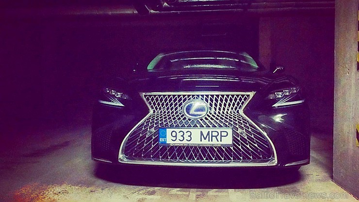 Travelnews.lv apceļo Latviju ar luksus klases vāģi «Lexus LS 500h» 217259